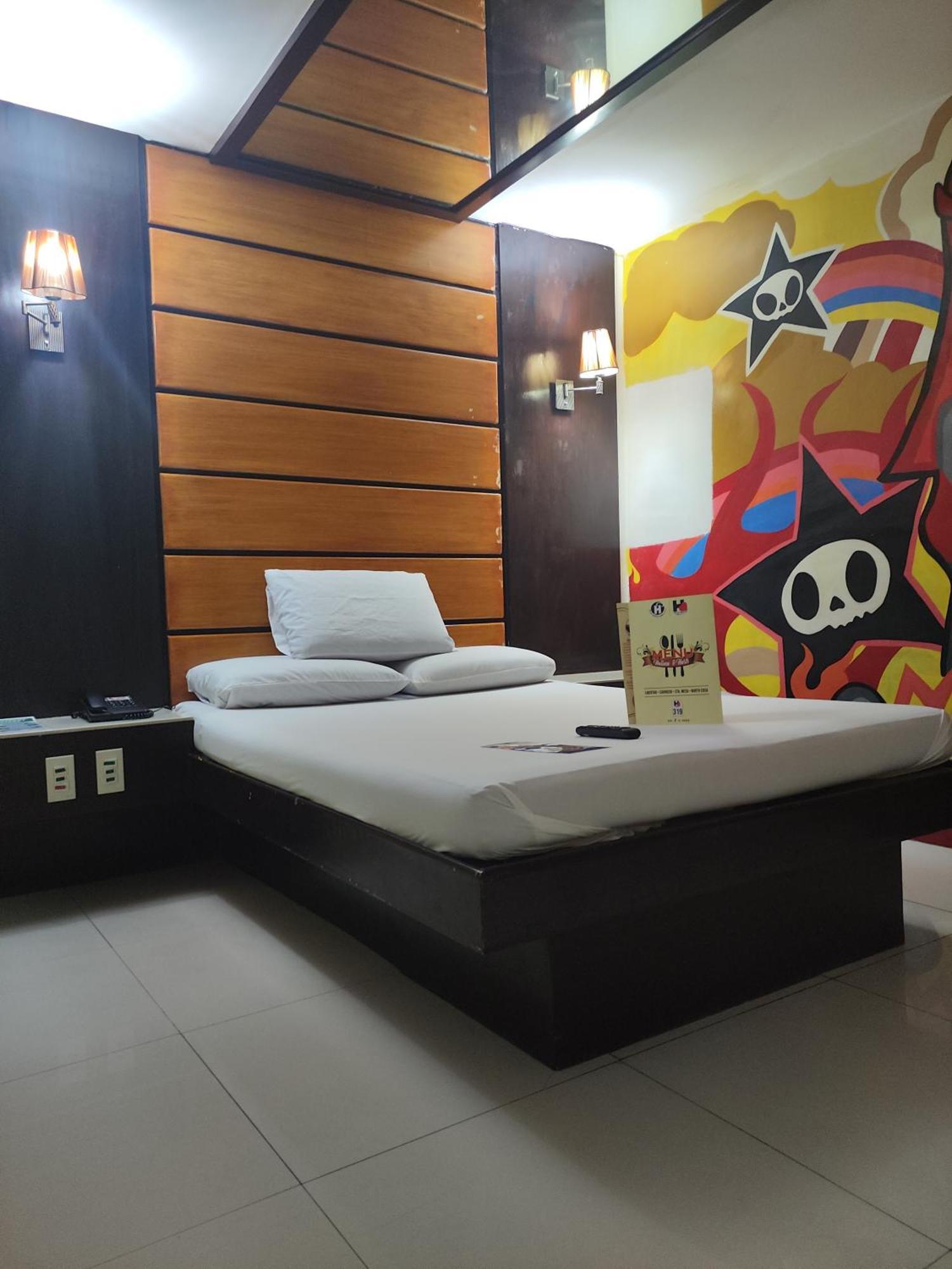 Harts Hotel-Quezon City Exterior photo