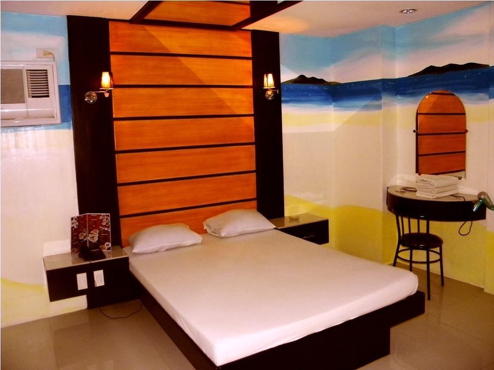 Harts Hotel-Quezon City Exterior photo
