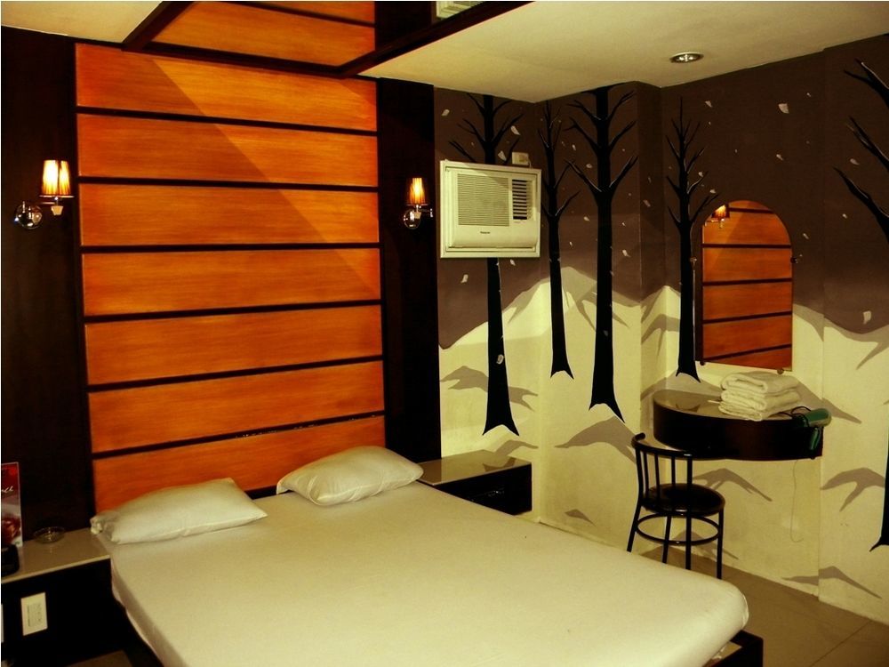 Harts Hotel-Quezon City Exterior photo