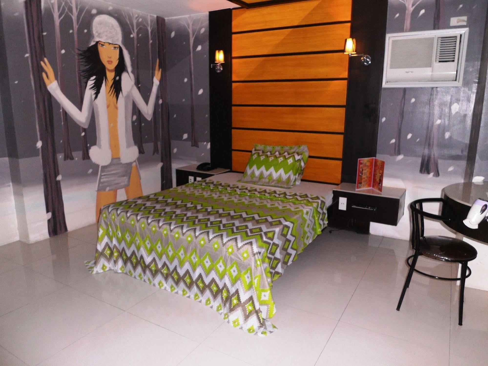 Harts Hotel-Quezon City Exterior photo
